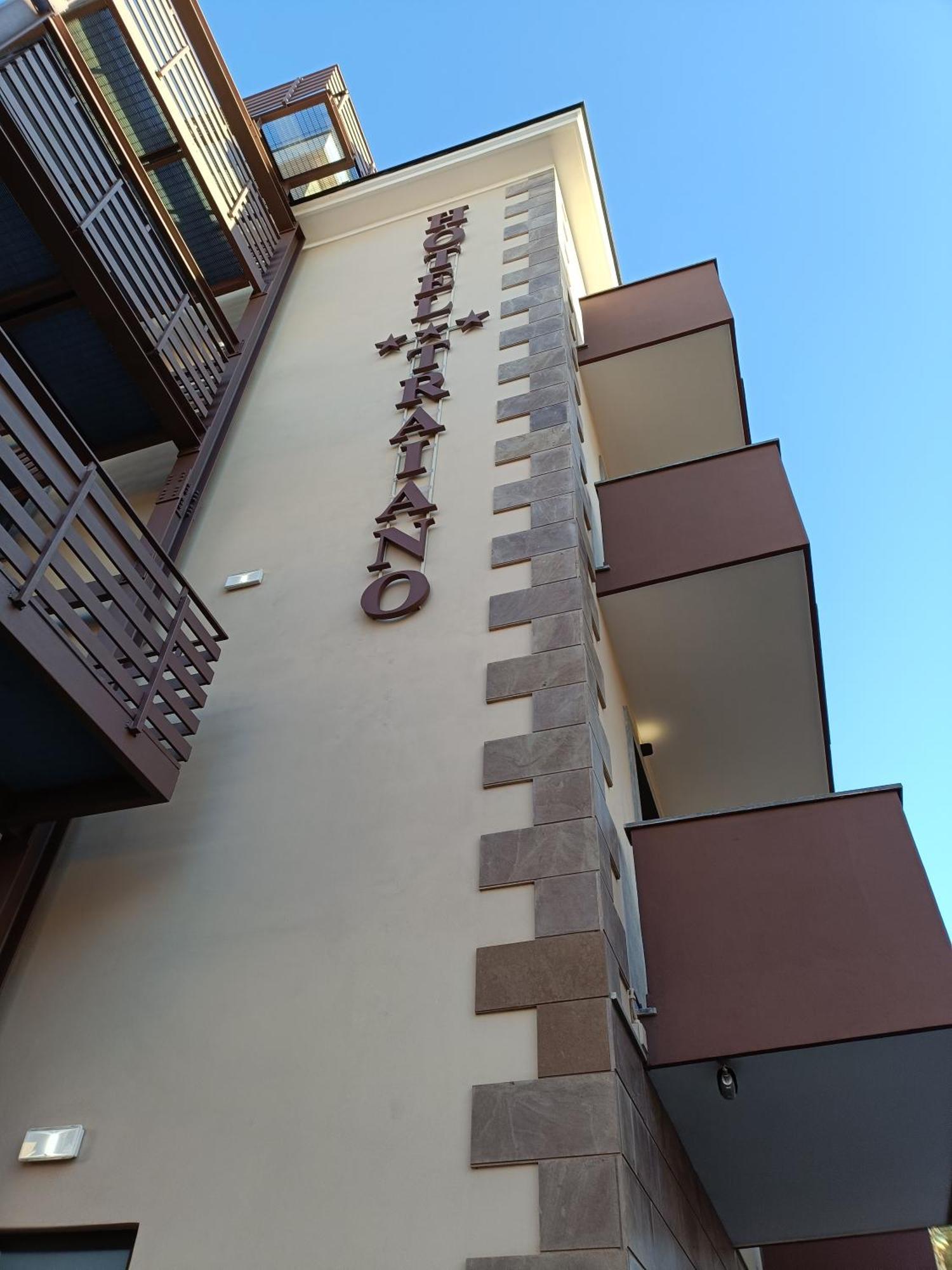 Hotel Traiano Civitavecchia Luaran gambar