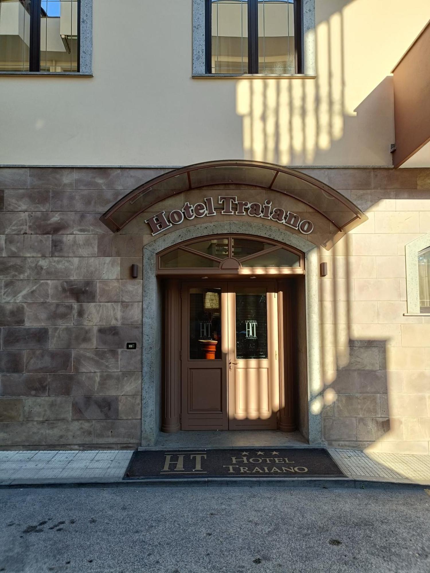 Hotel Traiano Civitavecchia Luaran gambar