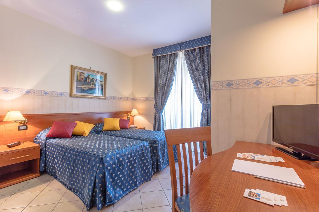 Hotel Traiano Civitavecchia Luaran gambar