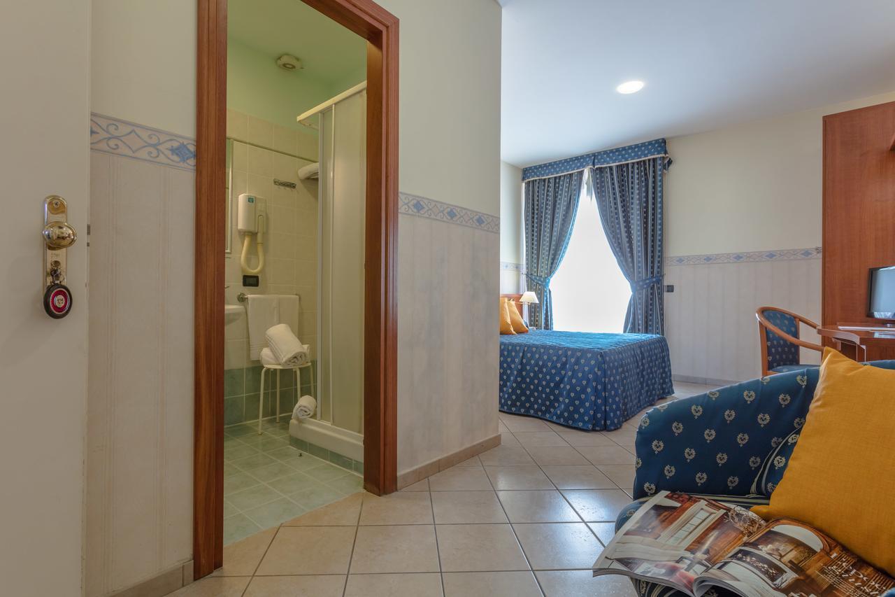 Hotel Traiano Civitavecchia Luaran gambar