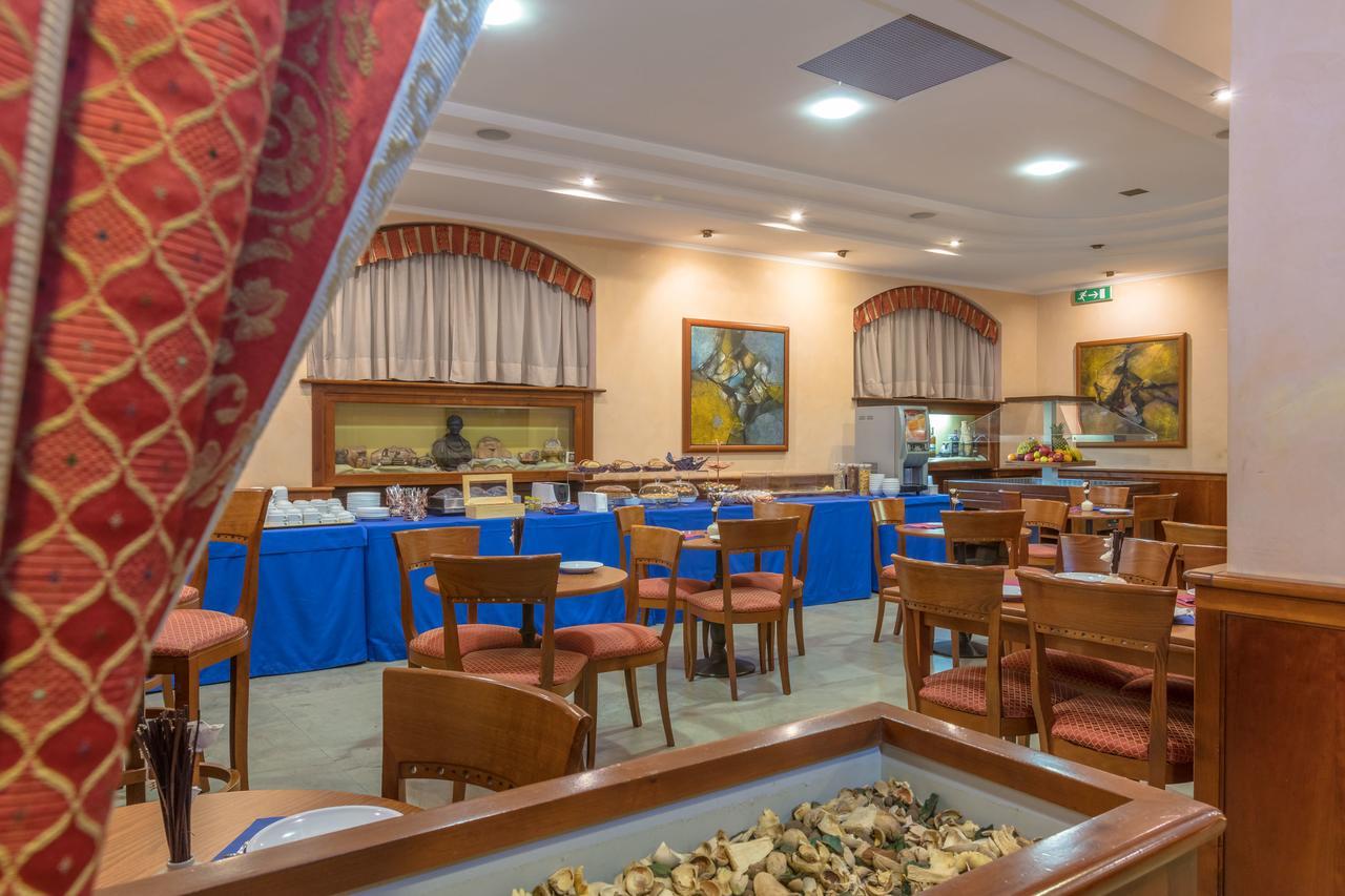 Hotel Traiano Civitavecchia Luaran gambar