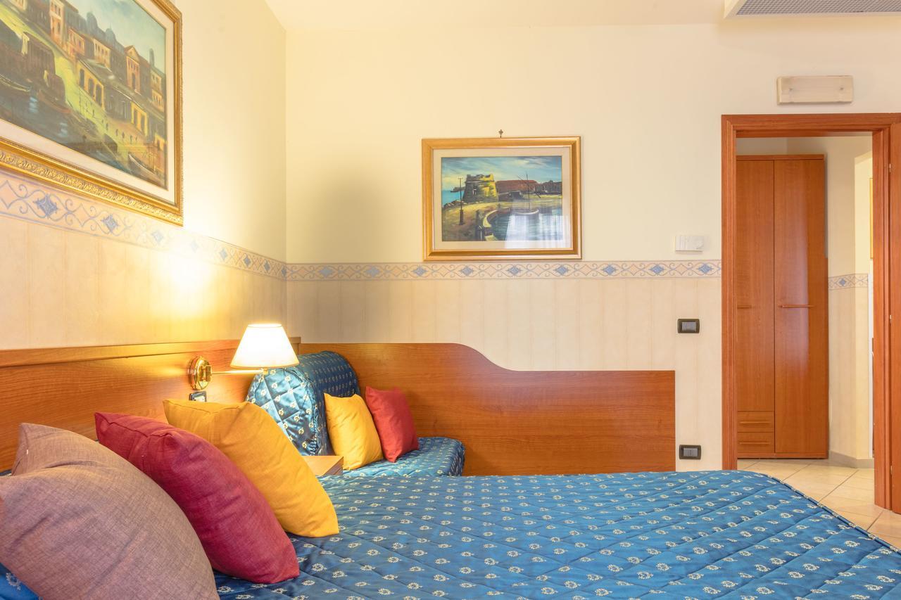 Hotel Traiano Civitavecchia Luaran gambar
