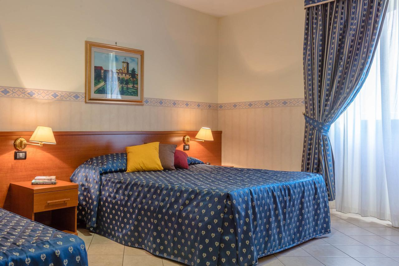 Hotel Traiano Civitavecchia Luaran gambar