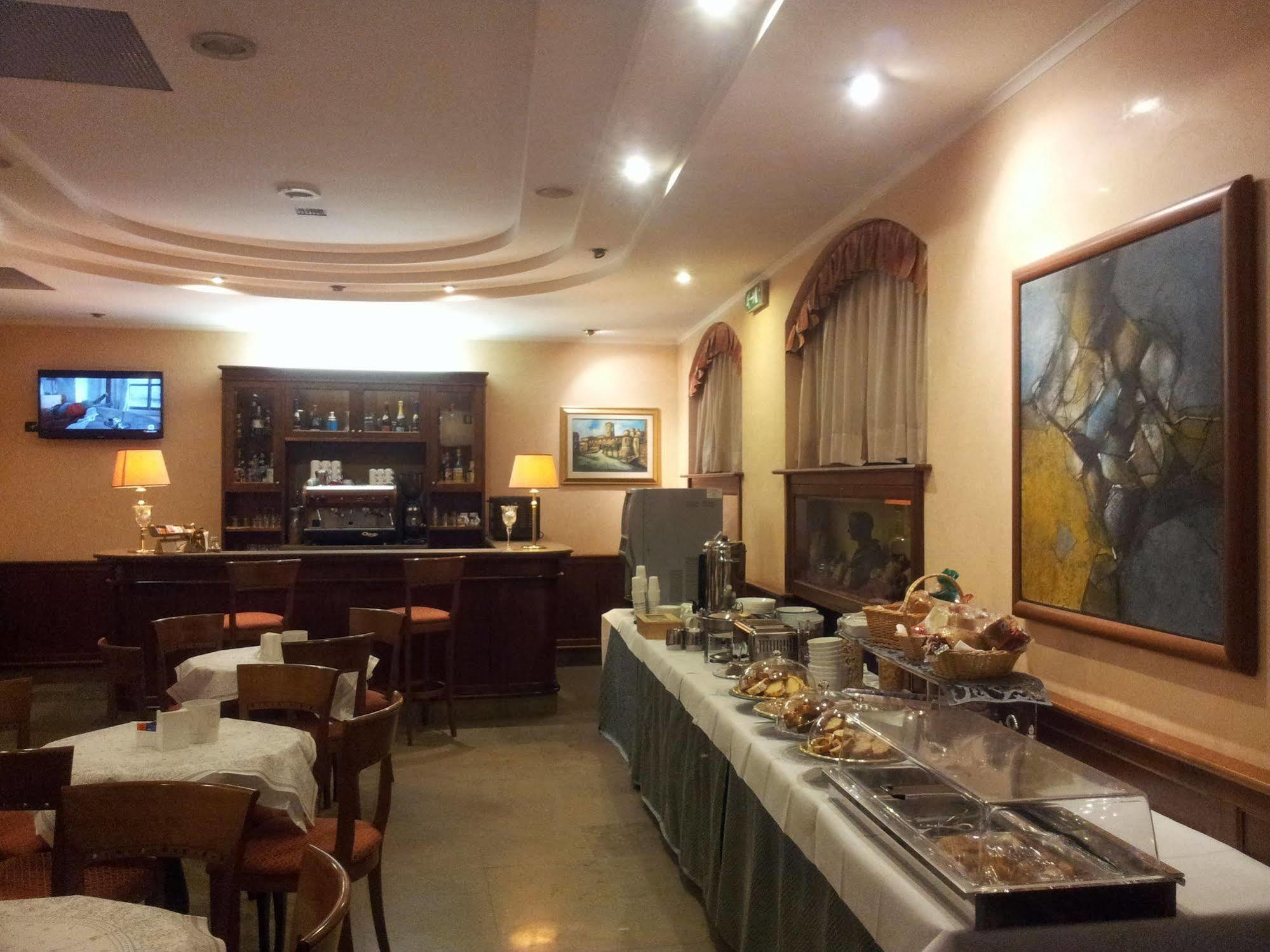 Hotel Traiano Civitavecchia Luaran gambar